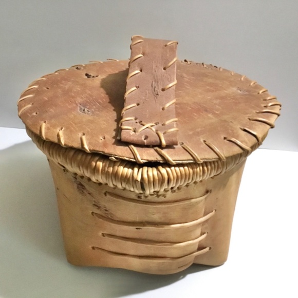 Vintage Authentic Signed Chipewyan Indian Birch Bark Basket - Picture 2 of 12